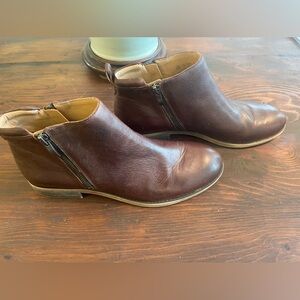 Franco Sarto Keegan brown leather ankle boot. Sz 9.5 m